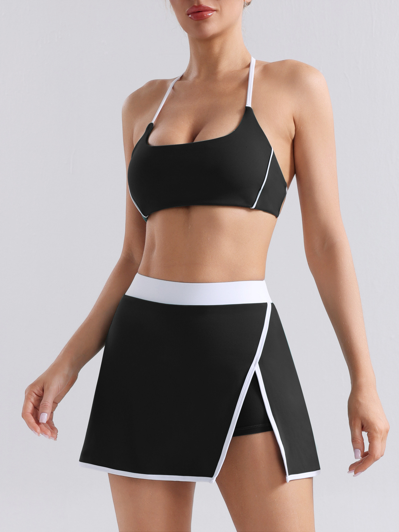 Traje de yoga sexy de color de contraste desnudo, falda corta de tenis para mujer, espalda abierta, sujetador deportivo ajustado, ropa interior de tirantes de fitness