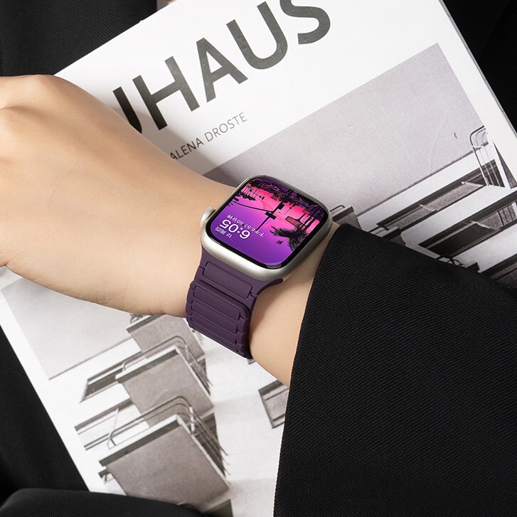 New Model Suitable for Applewatch S11 Watch Strap Workwear Magnetic Loop Silicone Apple Watch S10/9 Watch Strap