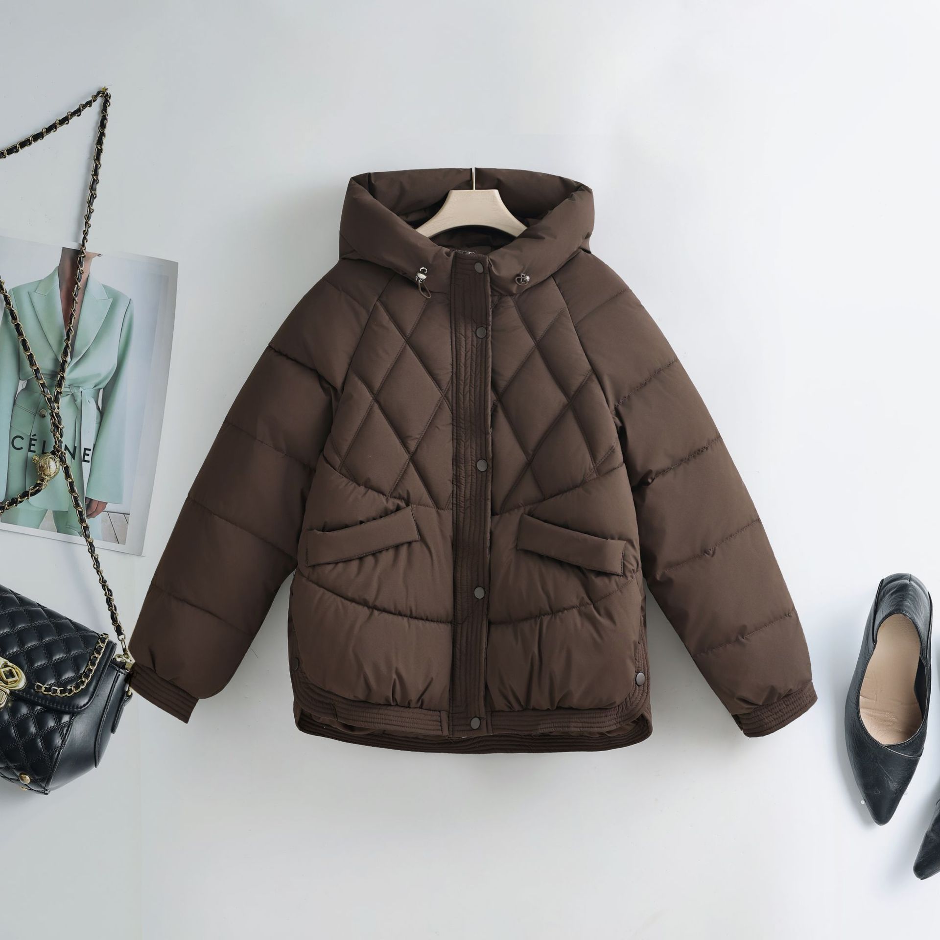 Nuevo hombre pequeño engrosado ropa de algodón 2025 corto invierno suelto estilo coreano de pan de alumno chaqueta chaqueta de algodón