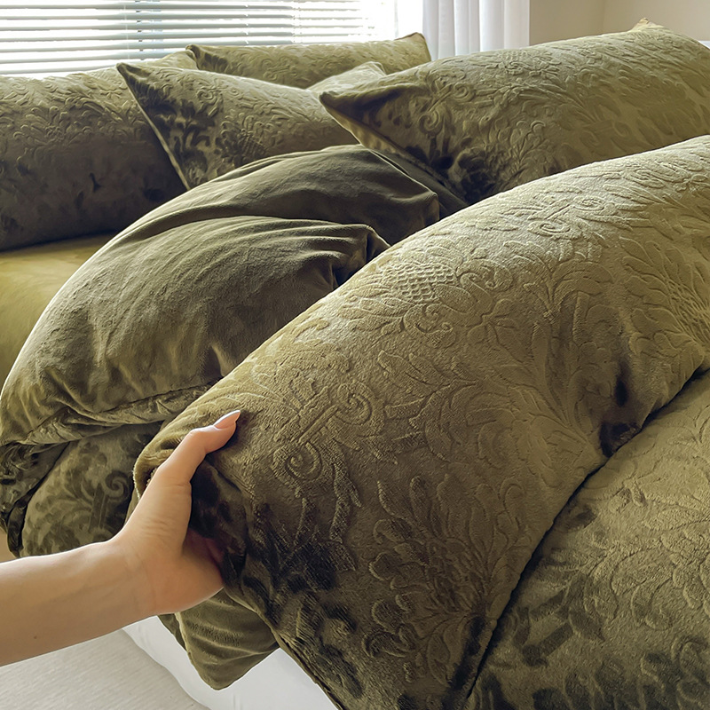 Leche de invierno cama de cuatro piezas set2025 nuevo invierno premium sensación de engrosamiento flange sábanas de coral cubierta