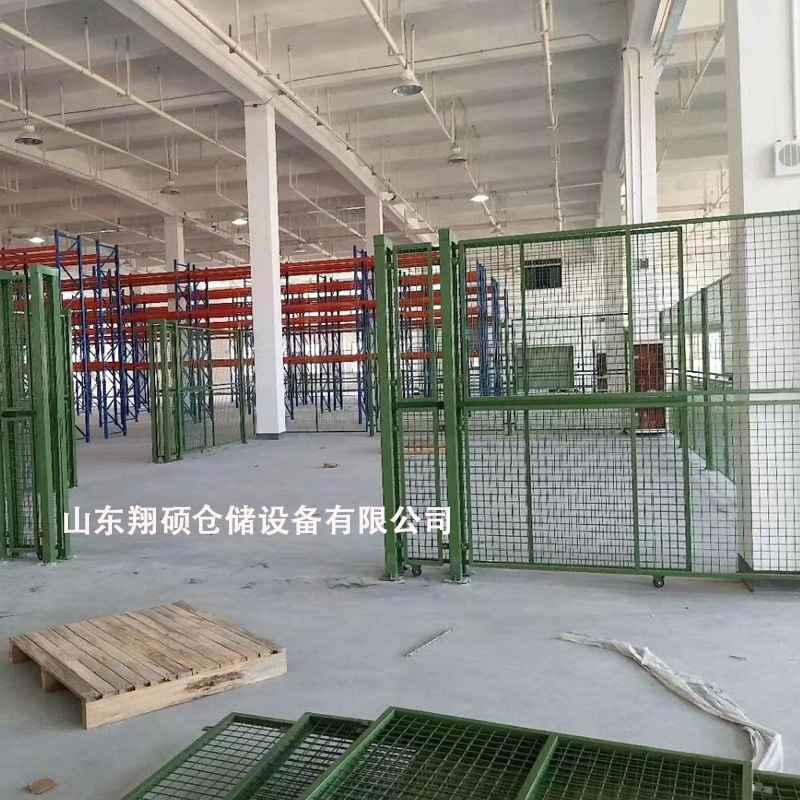 济宁翔硕  金属冲孔网隔离带 防尘降噪 通风散热 工业车间隔断