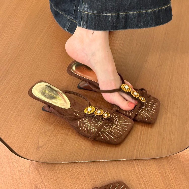 Retro Style Wedge Heel French-Style Flip-Flops for Women, New Summer 2026 Model, Herringbone Sandals for Outdoor Wear