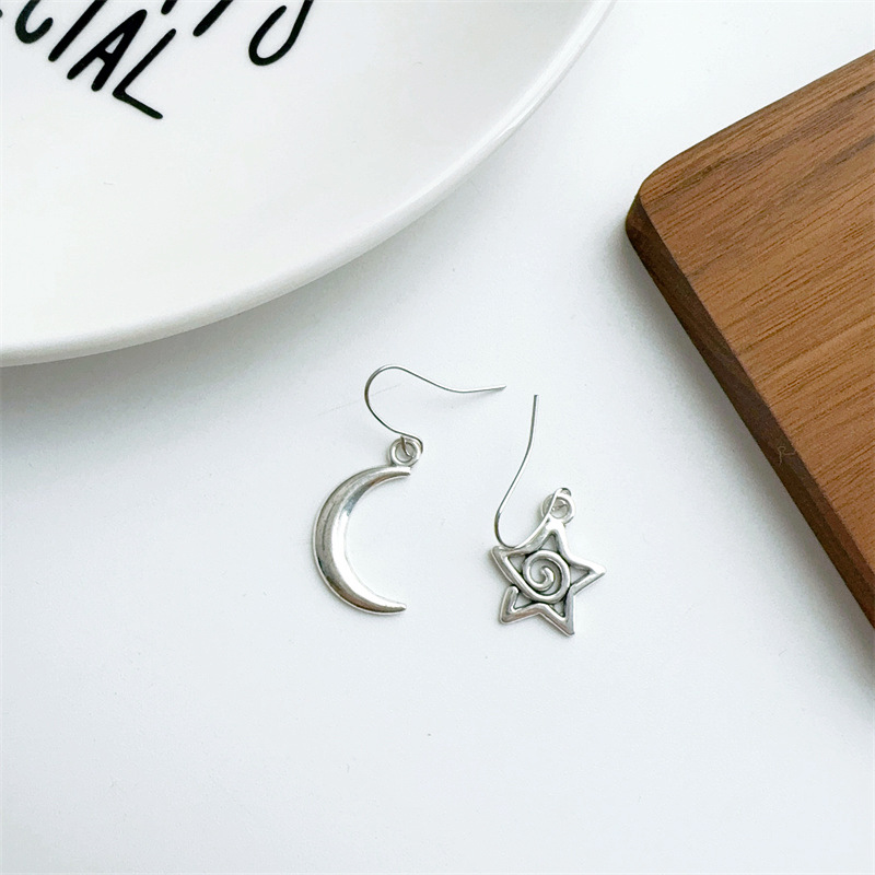 Cross-border AliExpress New Sweet Cool Five-pointed Star Moon Pendant Earrings Simple All-match Niche Jewelry Wholesale Women