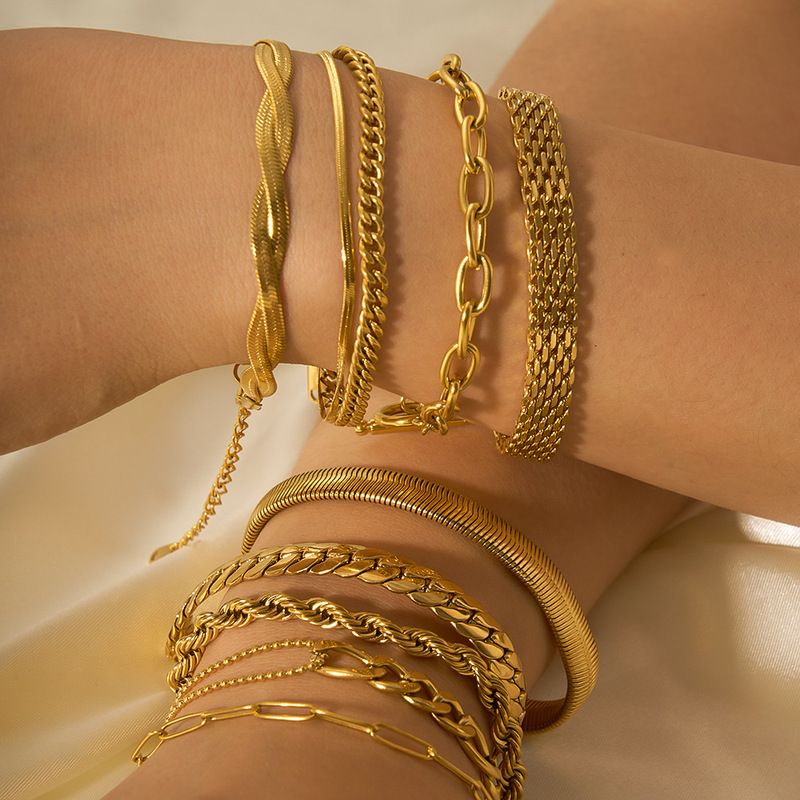 Minimalist Cuban Chain Flat Snake Chain Stainless Steel Bracelet Collection, Vacuum-Plated 18K Gold, Light Luxury High-End Jewelry
