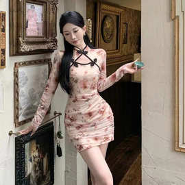 新中式改良旗袍款碎花镂空盘扣连衣裙女春季小个子纯欲风包臀短裙