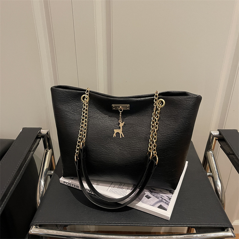 Bolsas de gran capacidad de mujeres de este año, cadenas de moda populares de hombro de alto nivel, bolsas de transporte polivalentes extranjeras