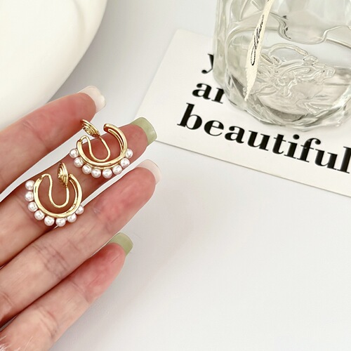 Simple and high-end commuting versatile pearl C-ring non-pierced earrings mosquito coil ear clip earrings