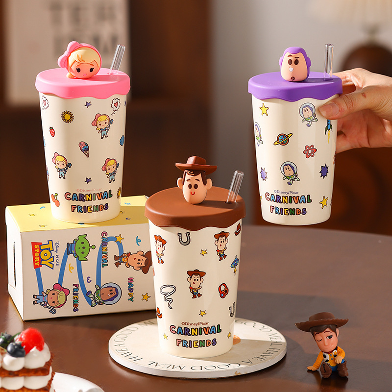 Toy Story de dibujos animados con tapa de taza de agua de cerámica taza de paja de gran capacidad taza de café de pareja creativa de alto valor nominal