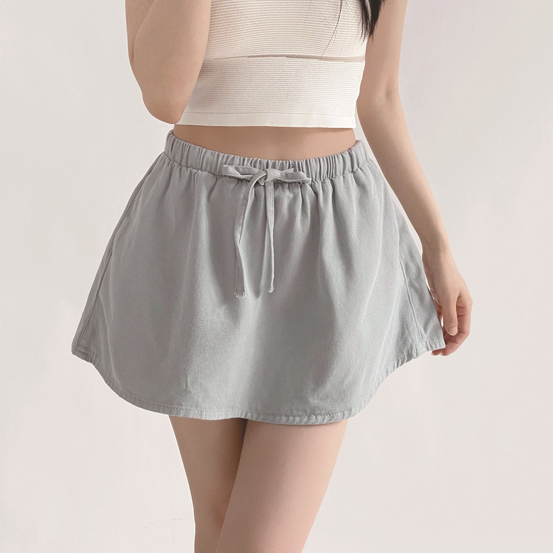 Relaxed Retro Style Puffy Skirt, Structured Denim Short Skirt with Anti-Exposure Lining, Mid-Low Waist, Slimming and Form-Fitting Half Skirt Relaxed Retro Style Puffy Skirt, Structured Denim Short Skirt with Anti-Exposure Lining, Mid-Low Waist, Slimming and Form-Fitting Half Skirt