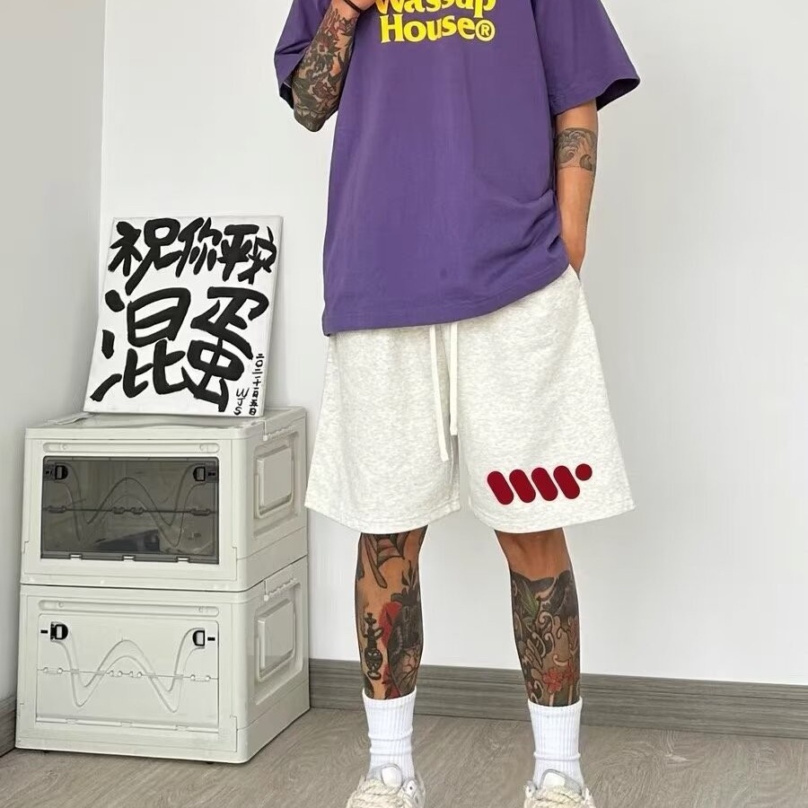 Todo-fósforo casual americano calle retro tendencia casual pantalones de cinco puntos para hombres pantalones cortos de pierna ancha pesados sueltos de verano para hombres