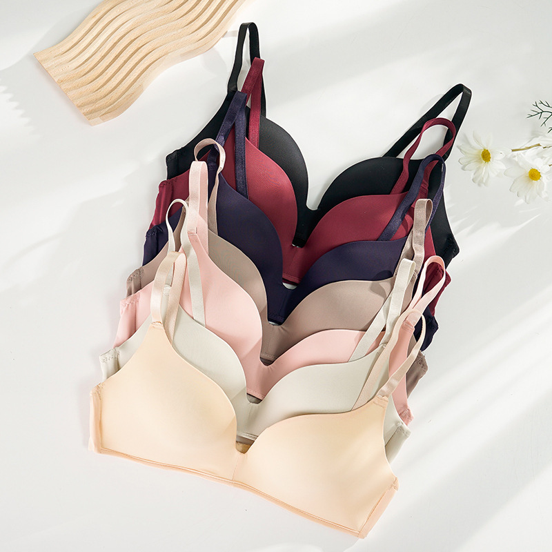 Japanese-style thin seamless underwear women's thin triangle cup glossy bra without steel ring big chest for primary school students Japanese-style thin seamless underwear women's thin triangle cup glossy bra without steel ring big chest for primary school students