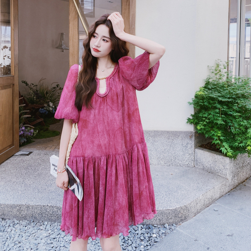 女性用のユニークで美しいドーパミンラズベリーパウダードレスのリアルショット、夏のハイエンドで超見栄えの良い年齢を軽減する休暇シフォンスカート|undefined