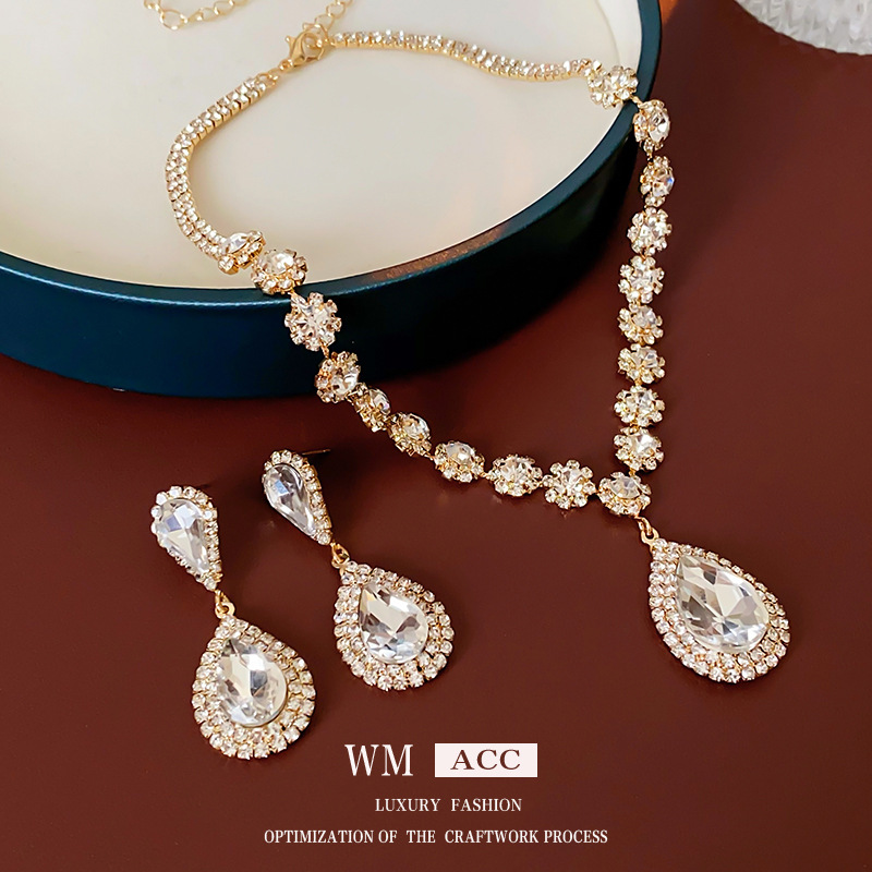Collar de pendientes de diamante de estilo francés temperamento de moda moda cadena clavícula ligera lujo conjunto de joyas de alta calidad