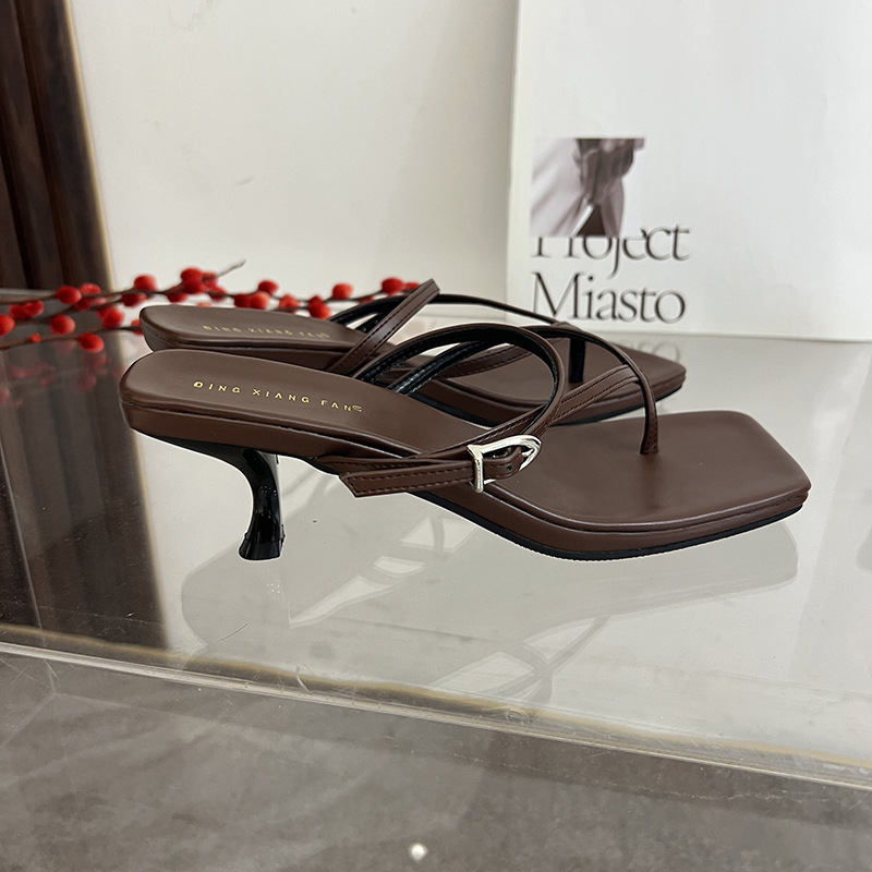 French high-heeled shoes for women in summer, new style with pincer feet, slim heels, high heels, comfortable cat heels, herringbone sandals, and flip flops