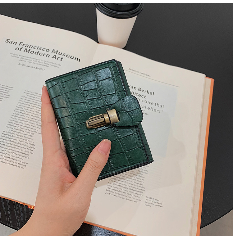 Wholesale Wallet Women's Short 21 Autumn And Winter Student Korean Style Ins Fresh Lock Stone Pattern Three-fold Wallet display picture 14