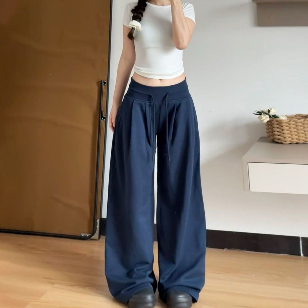 藏青色运动卫裤女春秋2026新款垂感松紧腰抽绳直筒长裤休闲阔腿裤