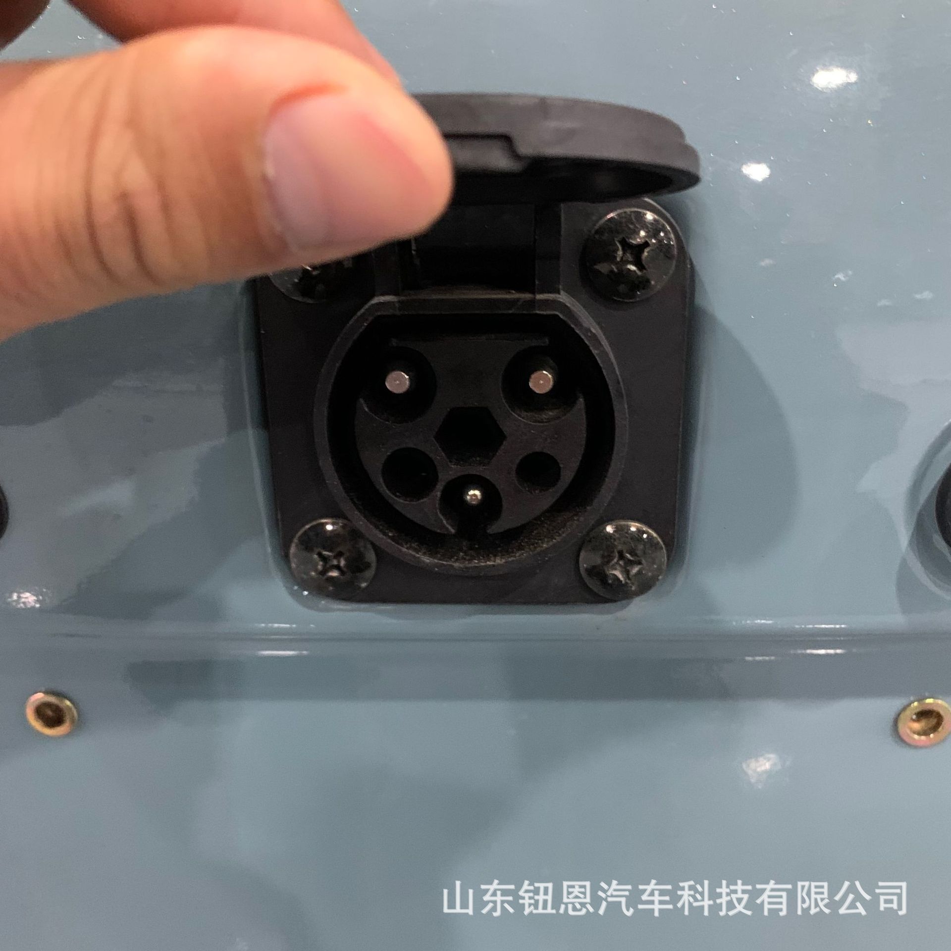 Sedan-Style Dual-Fuel Electric Four-Wheeler, Mobility Electric Vehicle, Electric Motorcycle, Cross-Border Exclusive Supply of 60V Lithium Battery Four-Wheeler