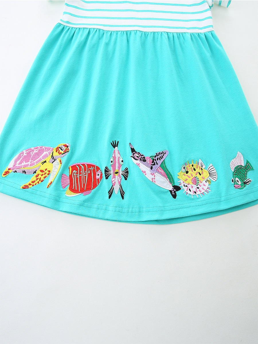 Vestido de niña de estilo europeo y americano nuevo producto de verano bordado vestido de princesa de niños de algodón de punto de cuello redondo vestido de mangas cortas