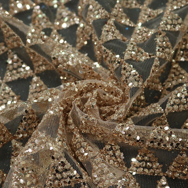 Fabricante nuevo triángulo espumante sequinilla pulverizado oro polvo de poliéster tela de vestido de boda