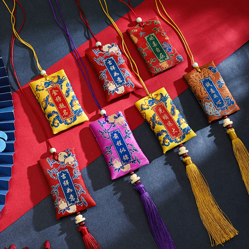 Оптовая продажа туристических автобусов для зоны отдыха Лу Лу Тонг, оптовые поставки благоприятных пакетиков для счастья и мира Лу Лу Тонг.