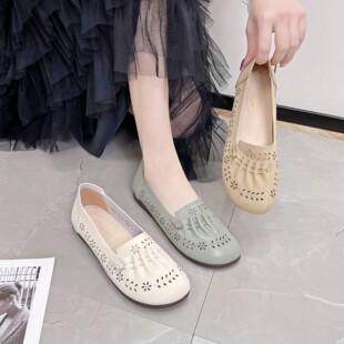 Women's Shoes with Soft Sole and Soft Surface Hollow Out Spring/Summer 2024 New Arrival Foot Breathable Mother Shoes Comfortable Non-Slip Women's Single Shoes