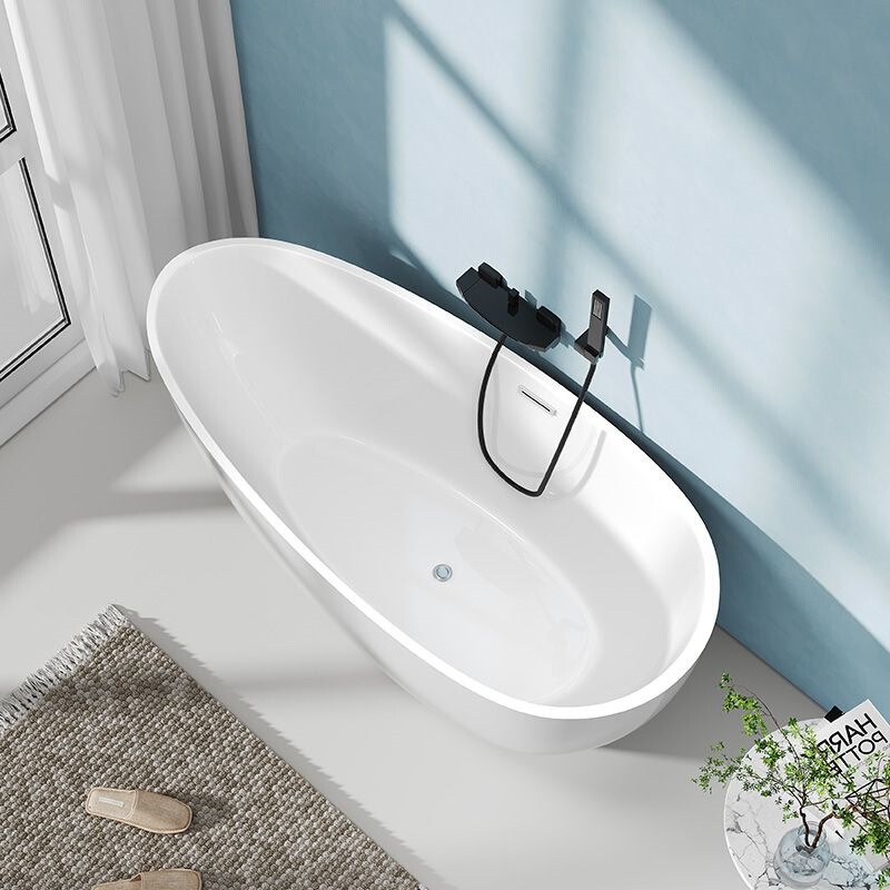 Bathtub, seamless design, suitable for small apartments, adult use, freestanding, ideal for home use, guesthouses, and hotels, popular among online influencers, made of acrylic