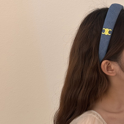 Vintage Retro Denim Hairband with Girl's Smile, Solid Color, Outdoors Fashionable and Simple Hair Accessory