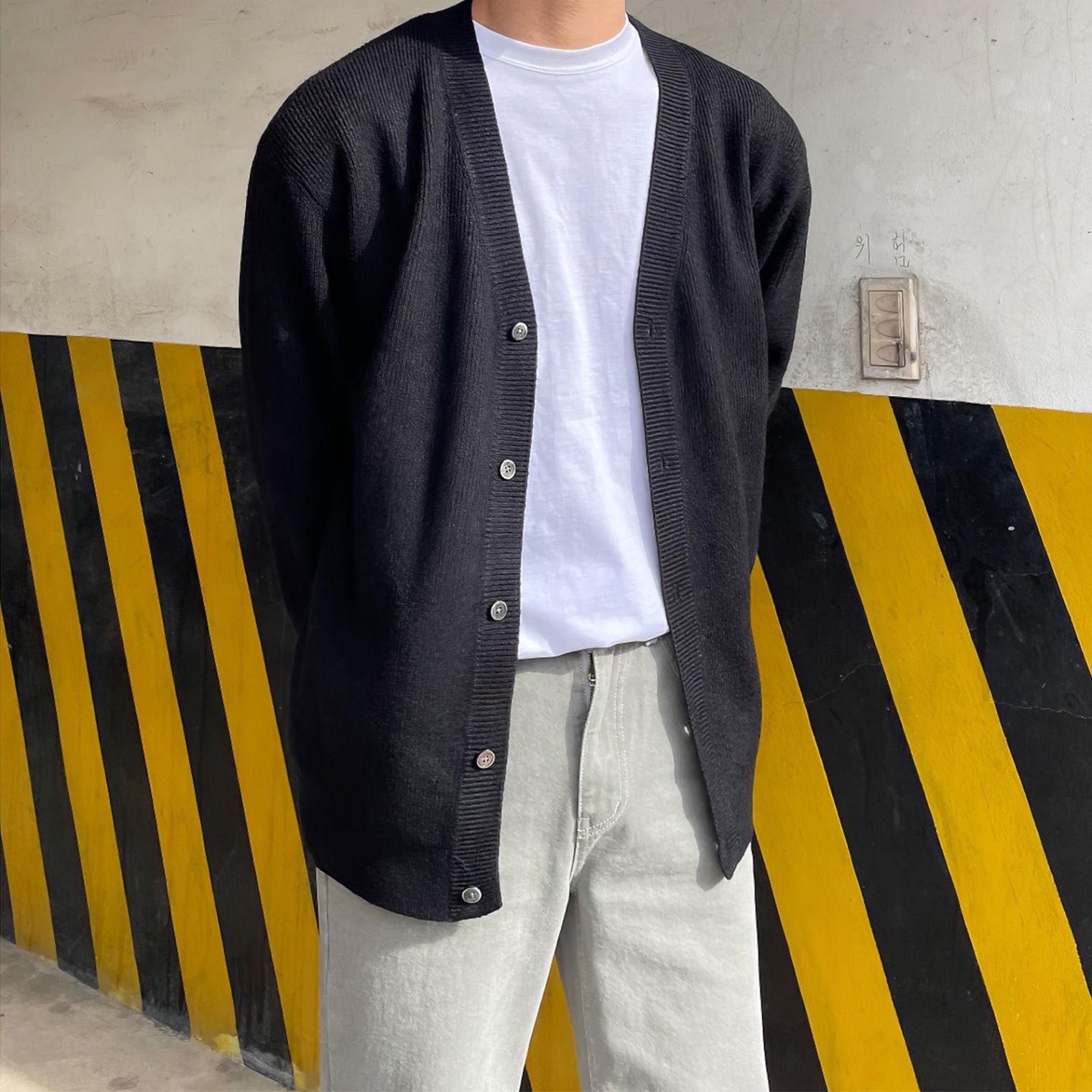 Marca de moda hollow-wind jersey cardigan chaqueta de hombre otoño coreano casual suéter de color sólido