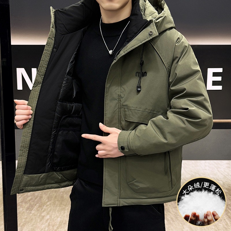 Trendy and fashionable workwear-style windbreaker jacket for young men, new winter style, thickened, warm, hooded down jacket.