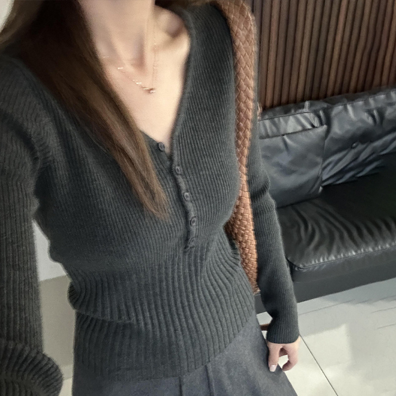 韩系灰色V领针织打底衫女内搭秋冬新款加厚软糯收腰显瘦长袖上衣|undefined