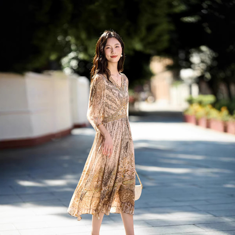 2026 Designer Style Mulberry Silk Dress for Women, Summer Vintage Paisley Print V-Neck Waist-Cinching Silk Dress 80169 2026 Designer Style Mulberry Silk Dress for Women, Summer Vintage Paisley Print V-Neck Waist-Cinching Silk Dress 80169