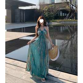波西米亚度假连衣裙女夏季新款法式旅游拍照海边沙滩裙气质长裙子