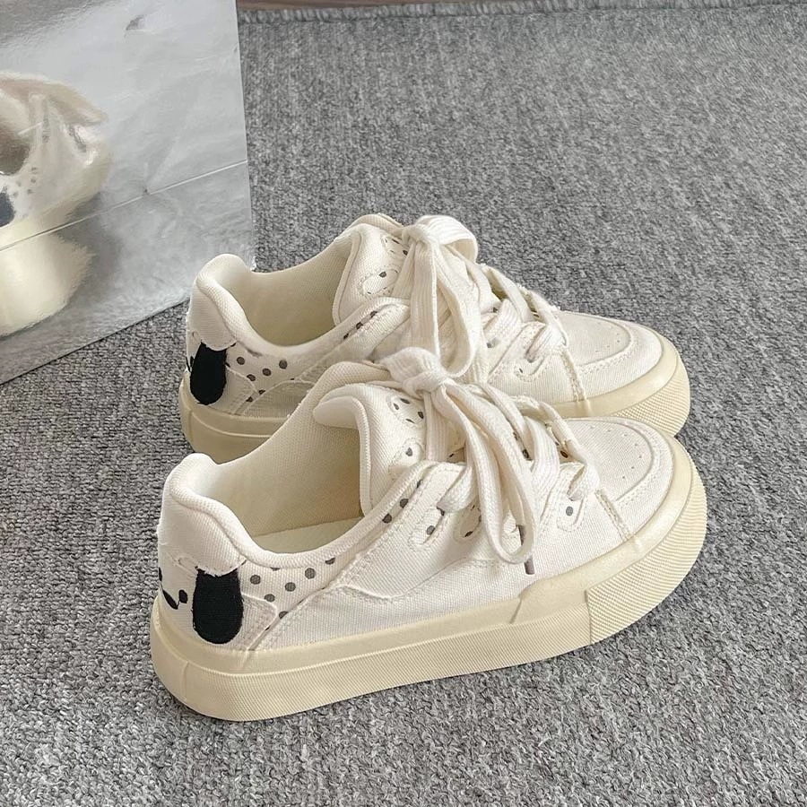 Допамин весна и лето толстые подошвы маленькие белые туфли женские 2025 новые повседневные туфли женские туфли милые студенческие щенки хлебные туфли