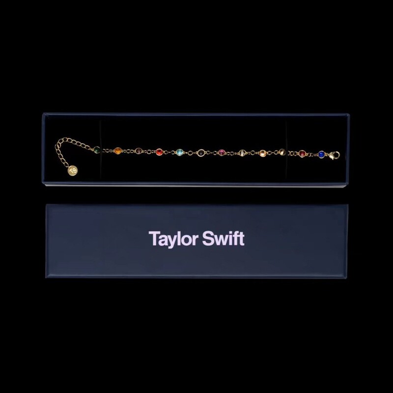 Mildew with Taylor Swift bracelet around Taylor Swift official website new inlaid colored diamond bracelet