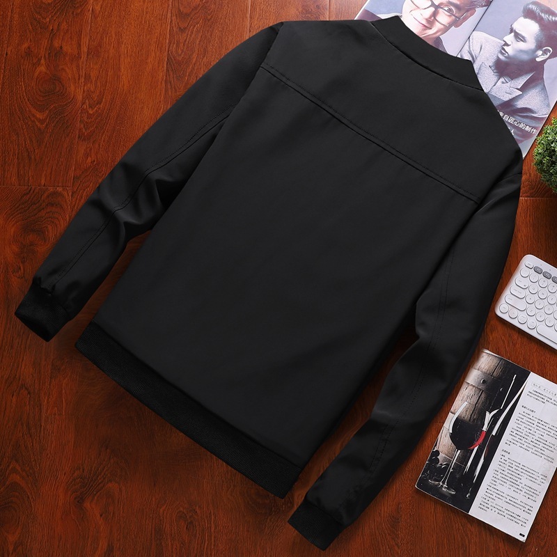 春秋中年の紳士服のお父さんの薄い襟のジャケットの中で高齢者の男性の秋の服装のカジュアルなベルベット|undefined