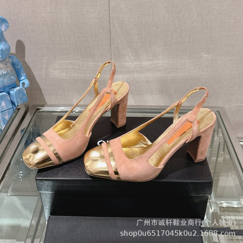 2024早春の新商品の色合わせの四角い頭と後ろの空のサンダルを合わせます。|undefined