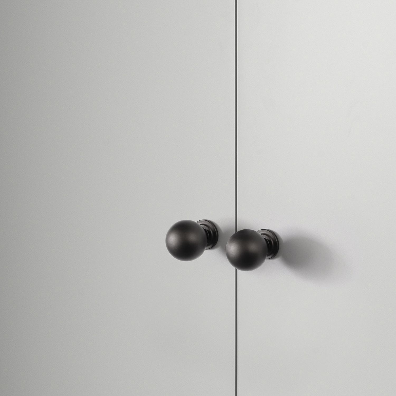 Modern simple black gold Nordic wardrobe door handle drawer American single hole round aluminum alloy small handle