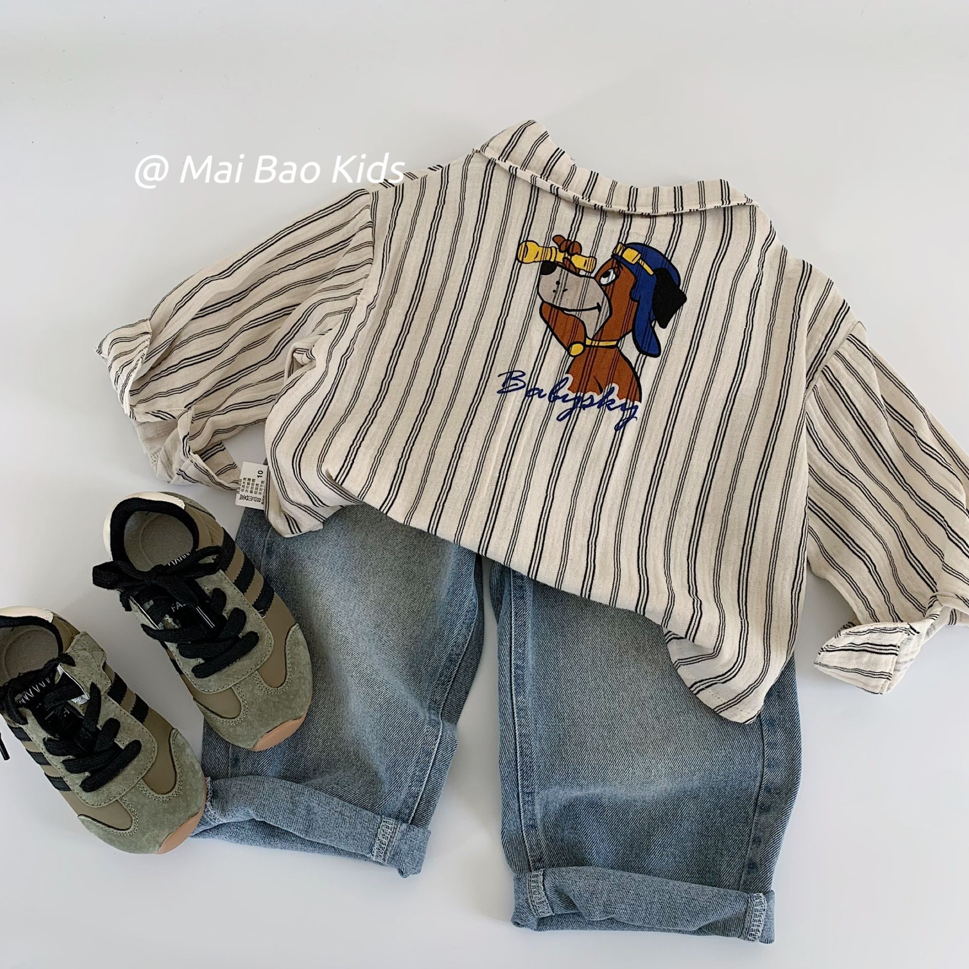 Camisas infantiles Mai Bao 2025 primavera nueva estilo coreano de dibujos animados a rayas para niños fabricantes de ropa infantil al por mayor