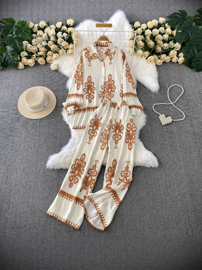 Zamonaviy yozgi to'plami çap bluza va yuqori bel keng shimlar