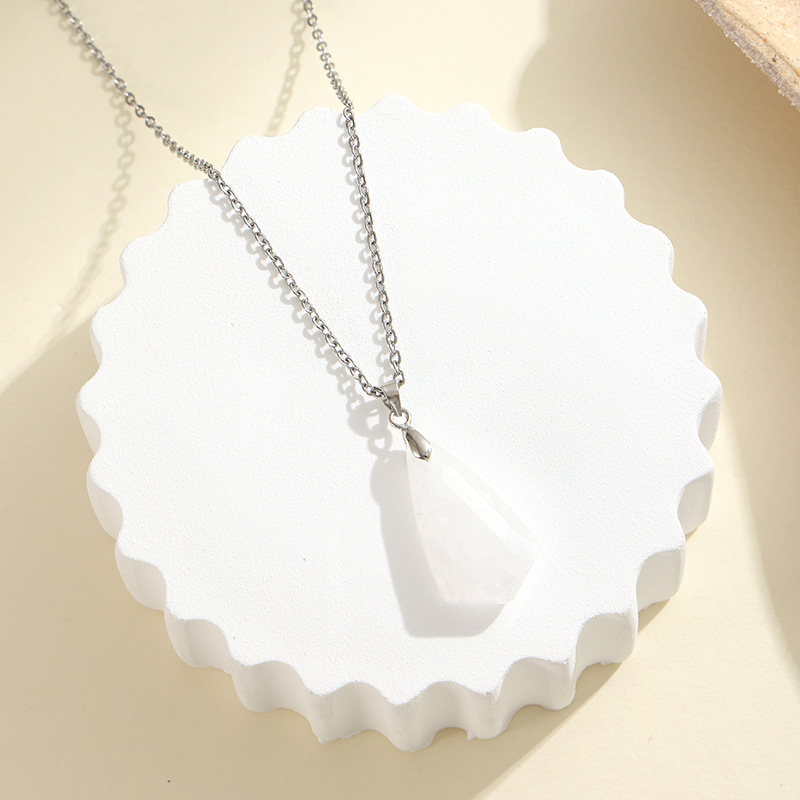 Natural Crystal And Gemstone Jewelry Brings Luck, Conveying Warmth, Clarity And Gentle Positive Energy, Making Every Day Feel Peaceful And Grounded. N_voghion.com