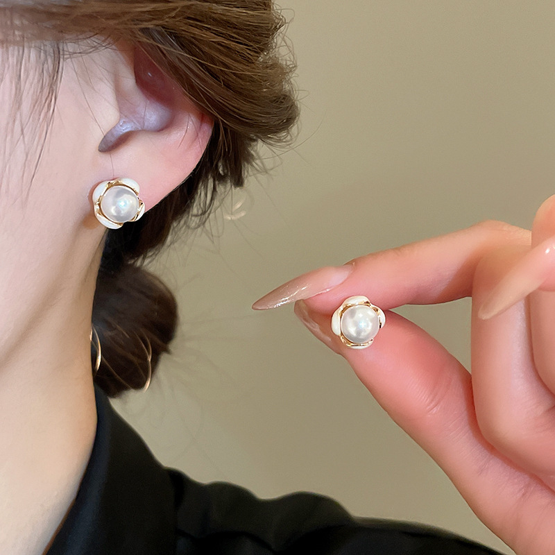 Pendientes de perlas de flor de circón de aguja de plata, pendientes de lujo de alta gama de lujo ligero exquisito, pendientes de todo fósforo blanco de moda de nicho al por mayor