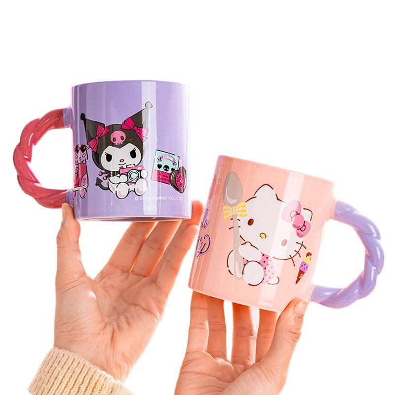 Taza Sanrio Taza de cerámica de alto valor Taza con mango para el hogar Taza de agua de pareja Taza de café linda Taza de leche