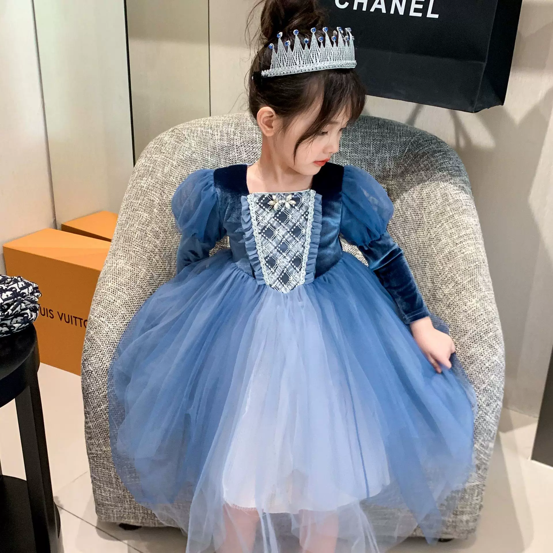 女童2024秋季新冰雪会发光公主长袖网纱连衣裙儿童万圣节表演童裙