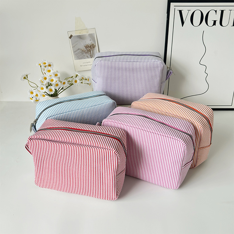 Striped Large-Capacity Cosmetic Bag, Portable Travel Toiletry Bag, Small Storage Bag, Cosmetic Bag, Large-Capacity Toiletry Storage Bag Striped Large-Capacity Cosmetic Bag, Portable Travel Toiletry Bag, Small Storage Bag, Cosmetic Bag, Large-Capacity Toiletry Storage Bag