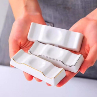 Wholesale Phnom Penh Household Multifunctional Ceramic Chopsticks Rack Hotel Restaurant Chopsticks Rack Spoon Holder Pure White Bone Porcelain Chopsticks Rack