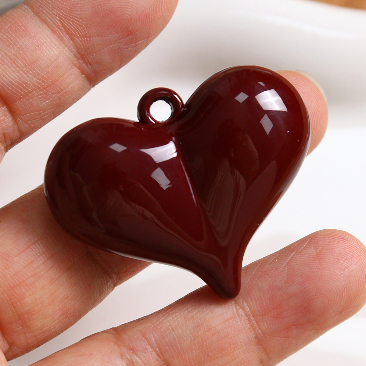 8g Weight Pendant Jewelry Making Type DIY Jewelry Accessories Classification 1 Piece Quantity Resin Material Heart Shape Pattern All Seasons Season Polishing Design Vacation, Classic Style Style 1 Piece Resin Heart Shape Pendant 5