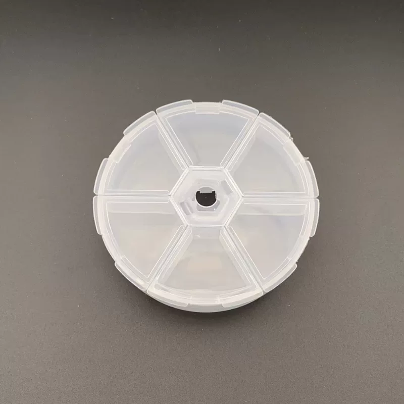 Small transparent plastic detachable storage system, accessory with beads, box, clips included, 6 cells