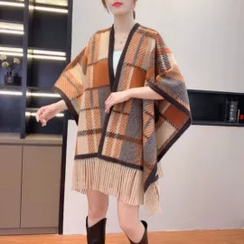 披肩;女式卫衣