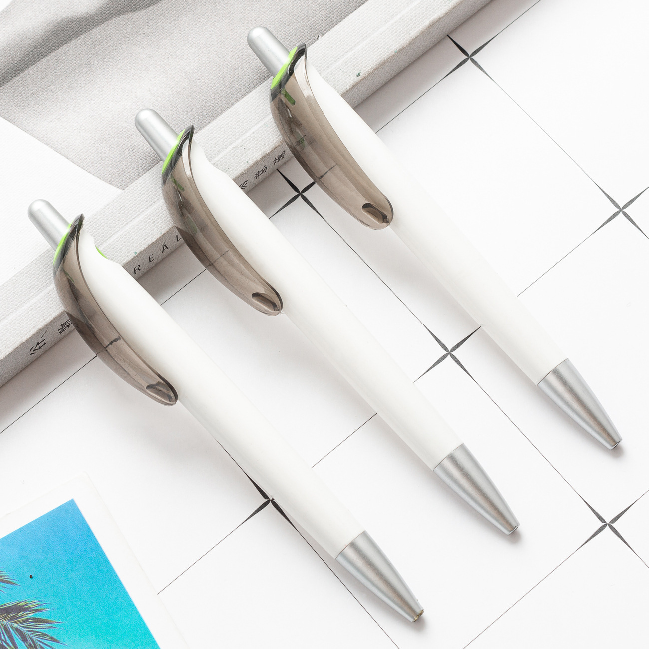 Black quick dry ballpoint pen for students for office