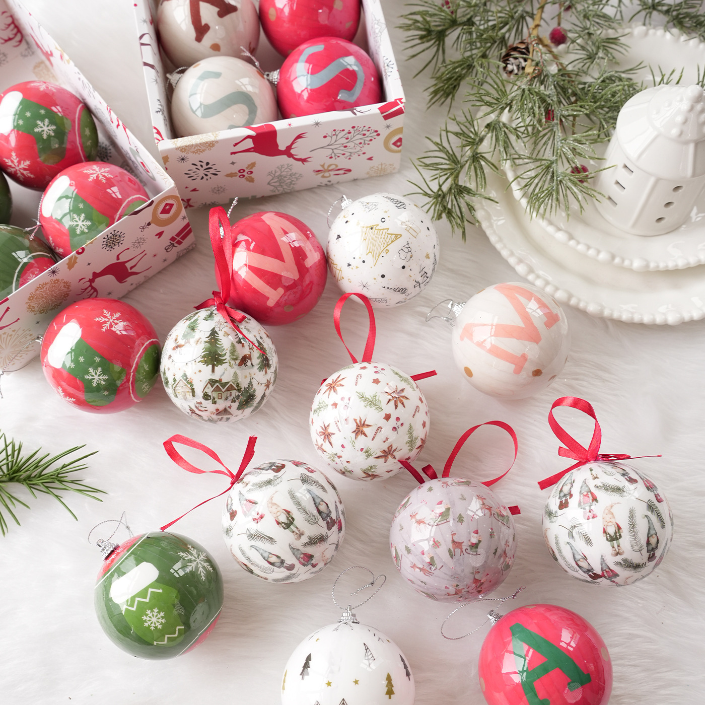 Nuevos productos de 8CM bolas de plástico pegatinas bolas de Navidad paquete de caja de colgante de árbol de Navidad decoración de bolas en stock